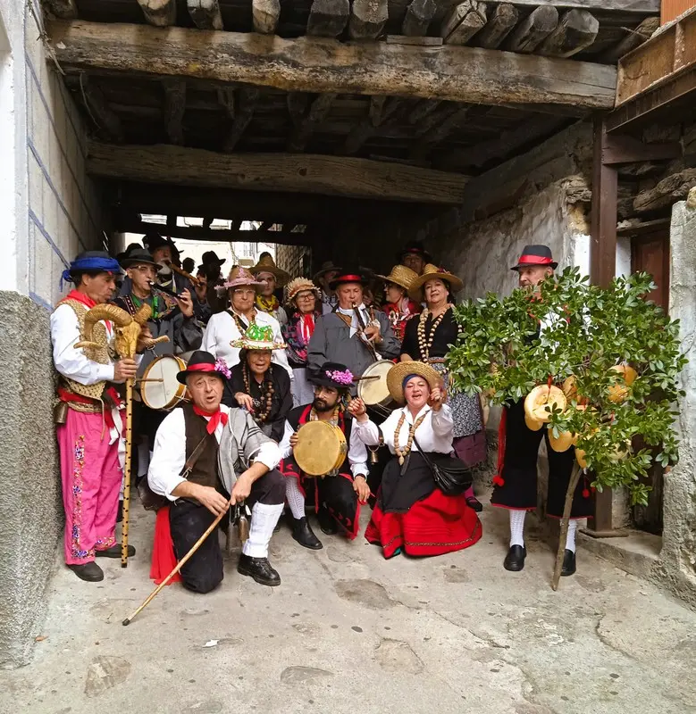 La Corrobra Estampas Jurdanas en Vilanova de Gaia con la fuerza ancestral del Carnaval Jurdanu