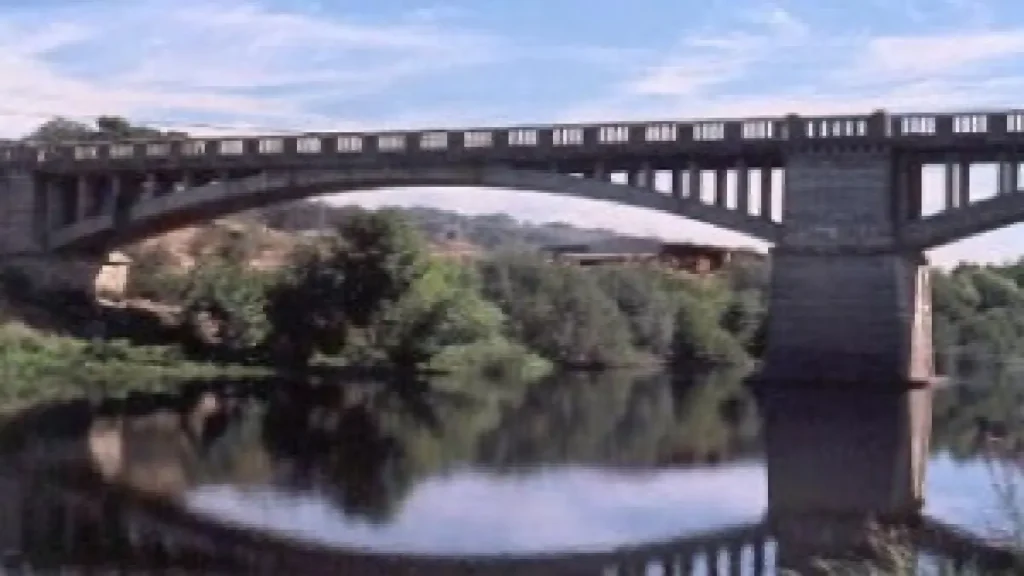 El Viaducto del Alagón: La historia olvidada del puente que transformó Montehermoso