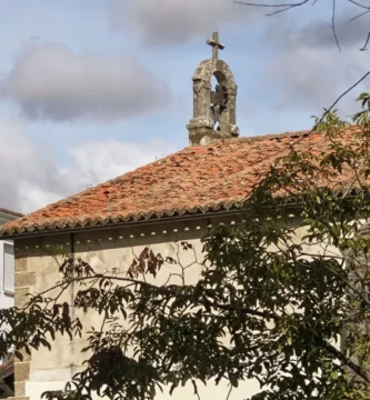 Las Siete Almas de Montehermoso: La Historia de la Ermita de San Sebastián